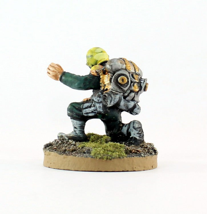 PTD IA067 Muster Private, Kneeling Signaller or Loader - Green Armour  (1)