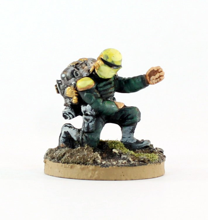 PTD IA067 Muster Private, Kneeling Signaller or Loader - Green Armour  (1)