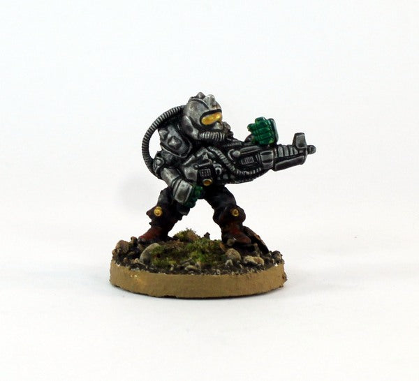 PTD IA186 Malig standing Janus Blast Gun (1)