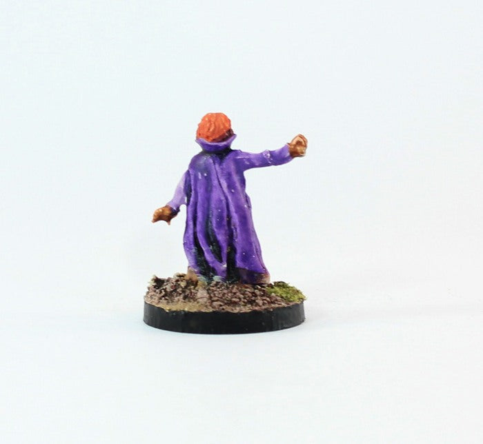 PTD FL4-01: Female Mage in Cloak.