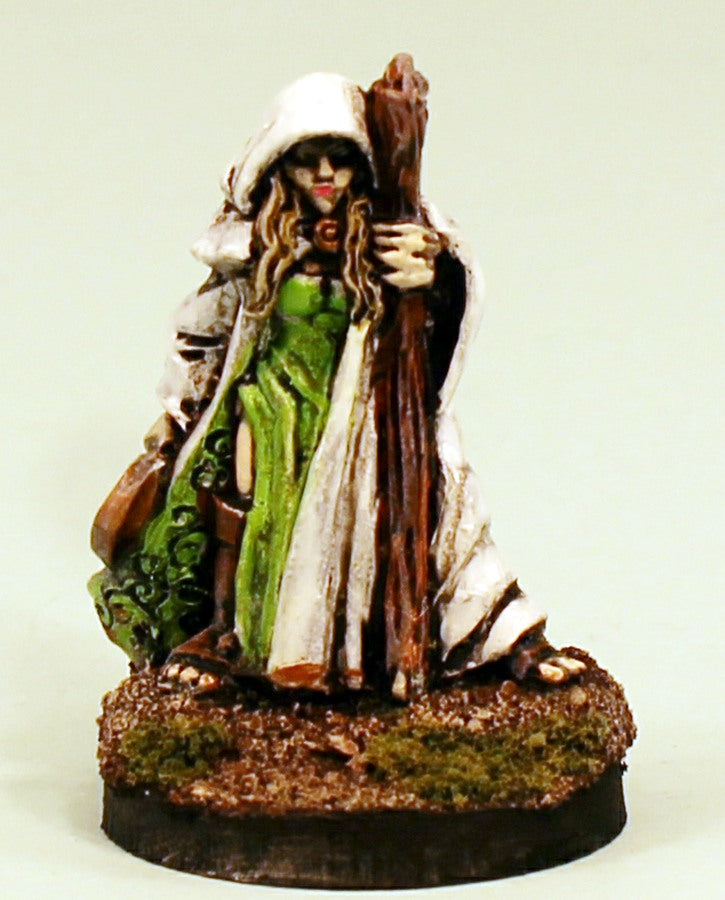 PTD FL24-01 Midsummer Druidess (25mm Round Base)