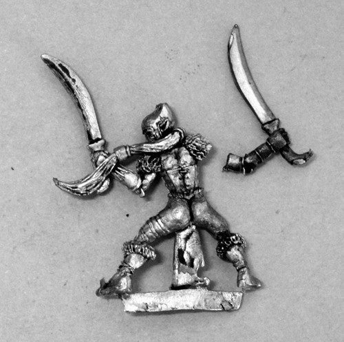 HG003 Hob Goblin Heroine with twin Yagatans