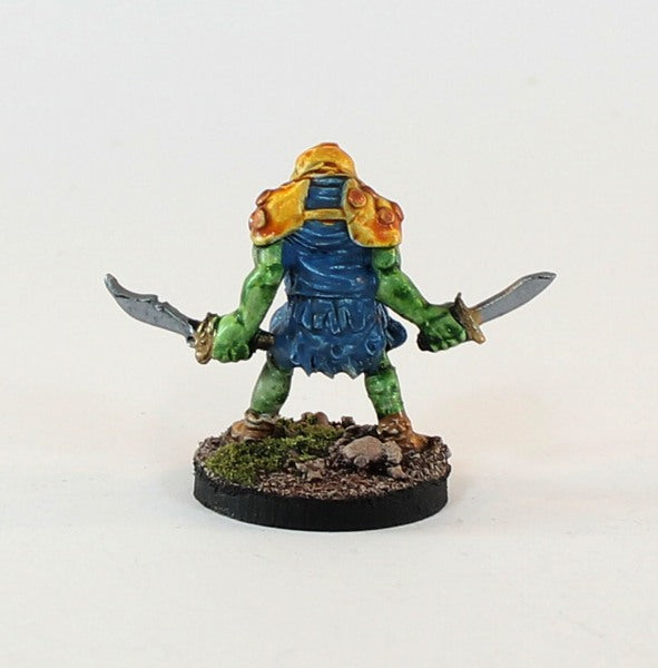 PTD OH11-01: Orc lunatic with two Blades screaming (Option 1)