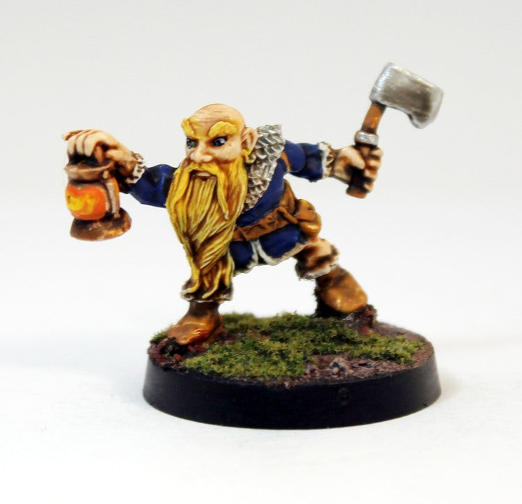 PTD DWM015 Dwarf Tunnel Guide lantern bearer