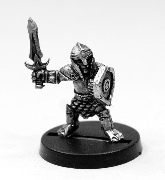 AAB007 Halfling Heroic Leader