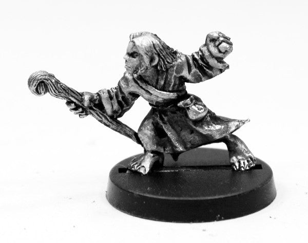 AAB011 Female Halfling Mage
