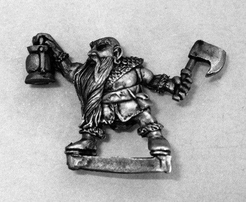 DWM015 Dwarf Tunnel Guide lantern bearer