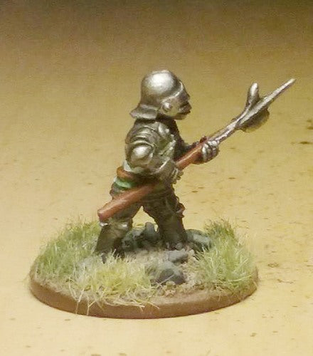 HU28a Knight with Halberd (in Sallet)