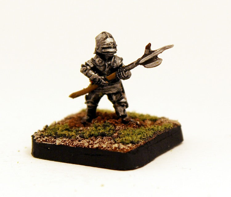 HU28 Knight with Halberd (Bascinet)