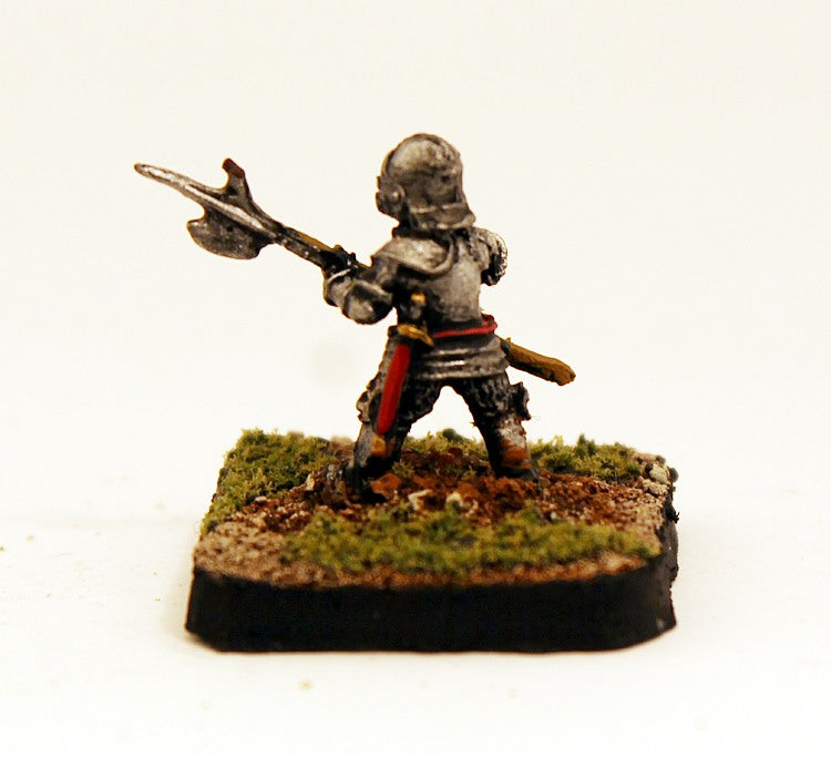 HU28 Knight with Halberd (Bascinet)
