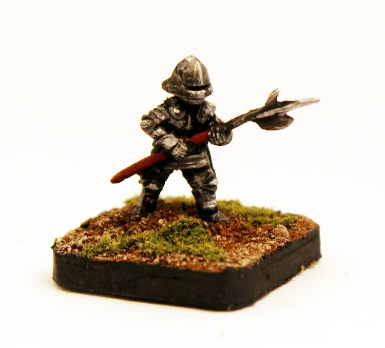 HU28a Knight with Halberd (in Sallet)