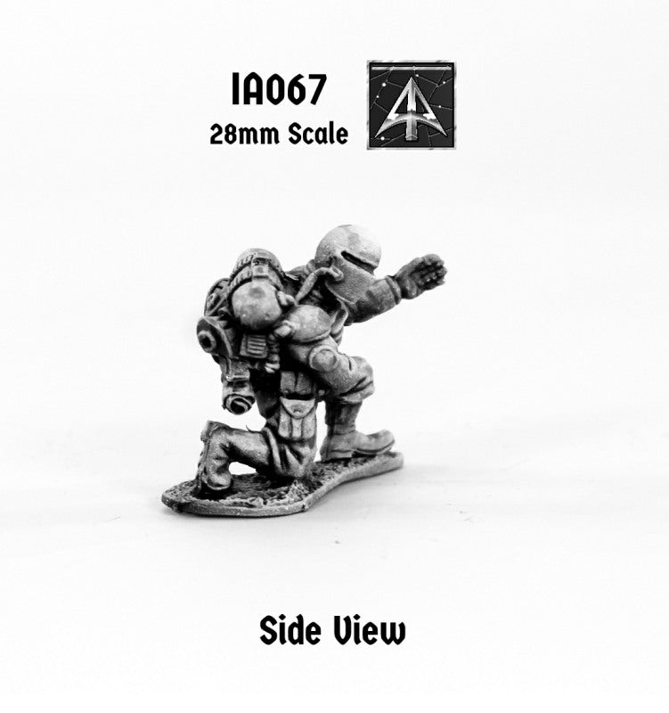 IA067 Muster Private kneeling Signaller or Loader