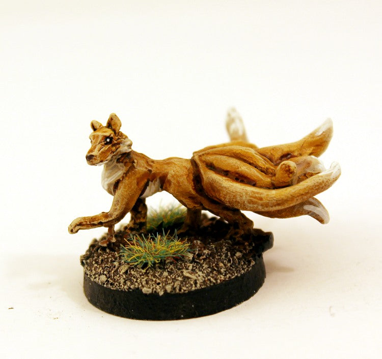 SGF154 Wild Kitsune I with separate tail (paw raised)