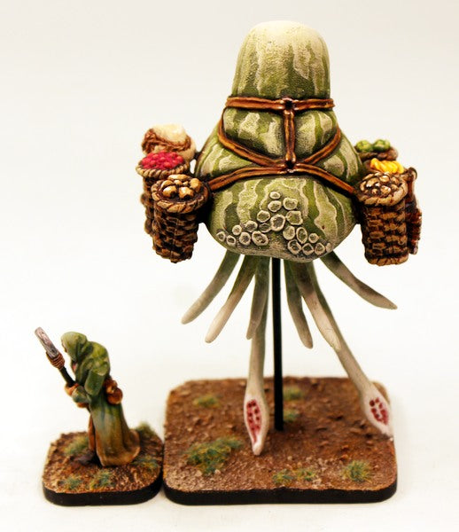 VNT39 Air Squid and Handler - 90mm tall two model set