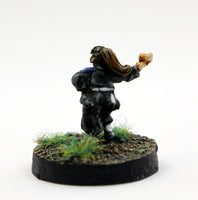 SGF163 Female Demon Hunter beckoning
