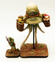 VNT39 Air Squid and Handler - 90mm tall two model set